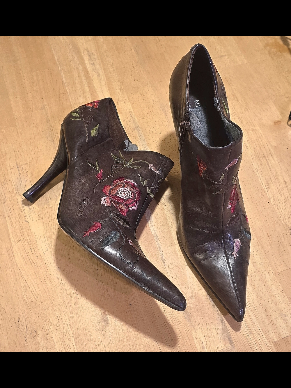 Nine West Dark Brown Embroidered Pointed-Toe Ankle Boots Size 8.5